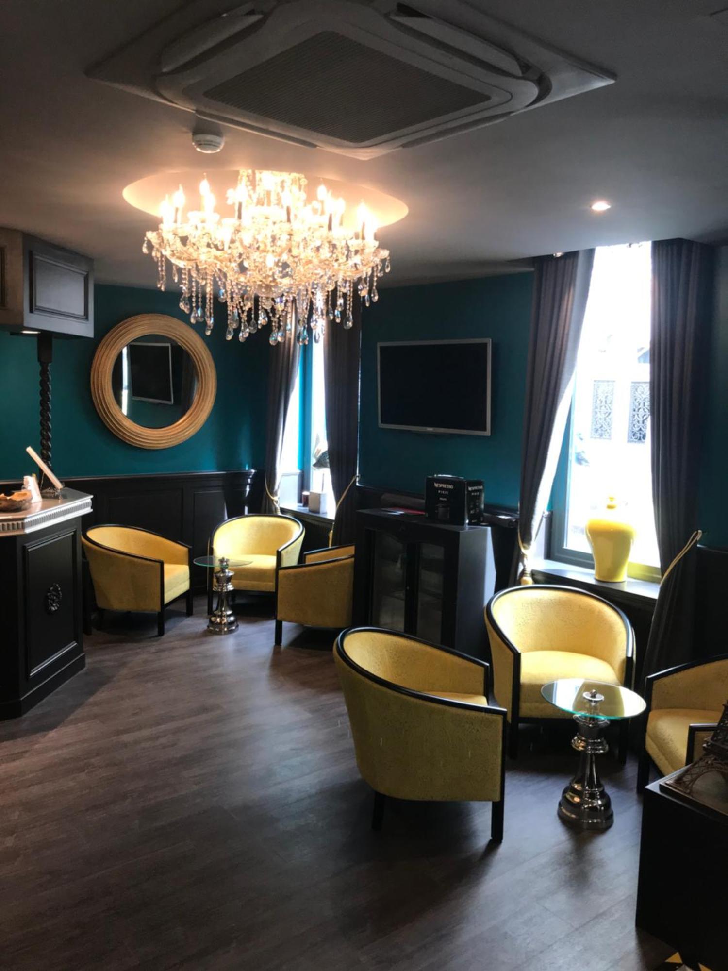 Hotel De Montmartre Parigi